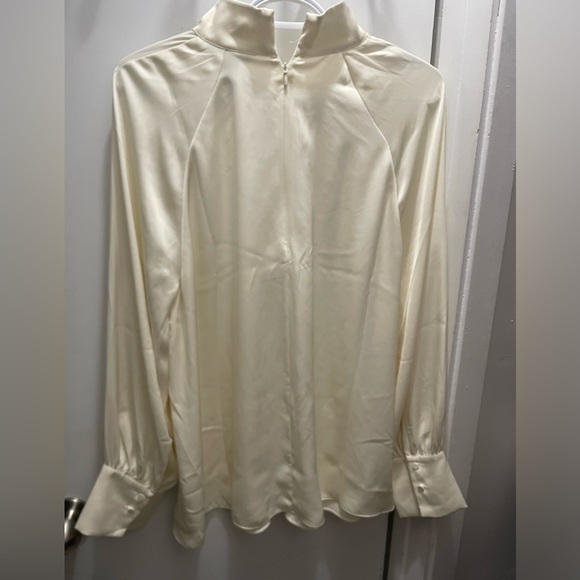 Beige chic blouse - Picture 2 of 2
